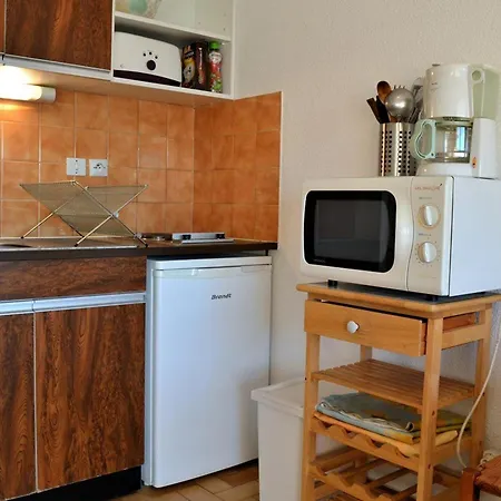 4 Couchages Proche Avec Parking Et Balcon Au Lavandou - Fr-1-251-557 Le Lavandou