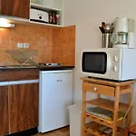 4 Couchages Proche Avec Parking Et Balcon Au Lavandou - Fr-1-251-557 Le Lavandou