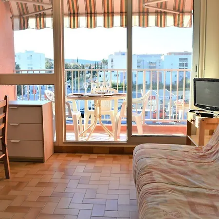 Apartment 4 Couchages Proche Avec Parking Et Balcon Au Lavandou - Fr-1-251-557 *