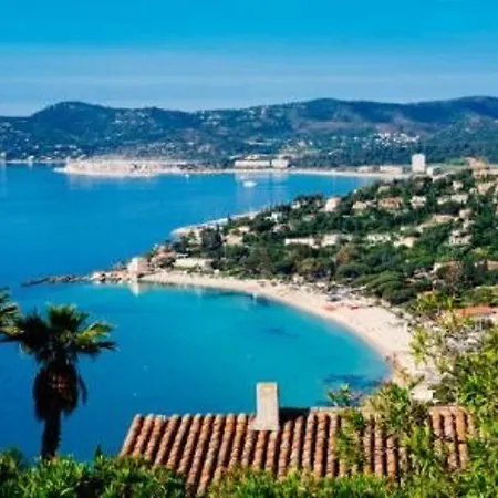 4 Couchages Proche Avec Parking Et Balcon Au Lavandou - Fr-1-251-557 Apartment *