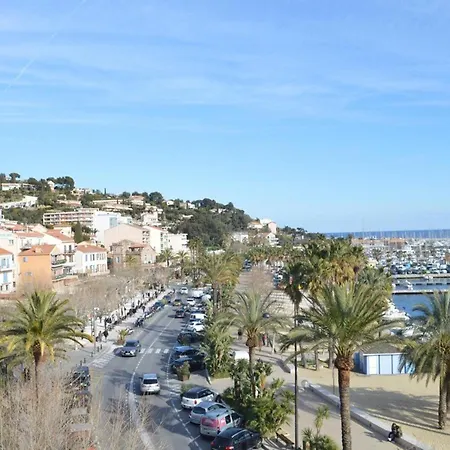 4 Couchages Proche Avec Parking Et Balcon Au Lavandou - Fr-1-251-557 Apartment